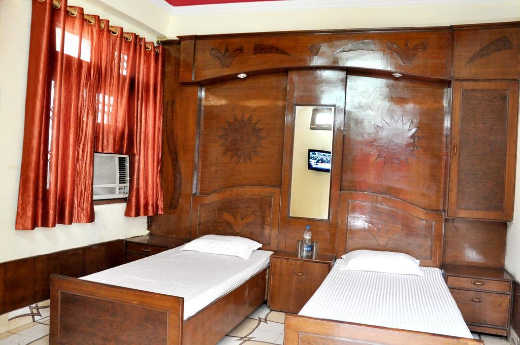 Hotel Le Ville - Unit Of Hotel Anuradha Palace Haridwar Bilik gambar